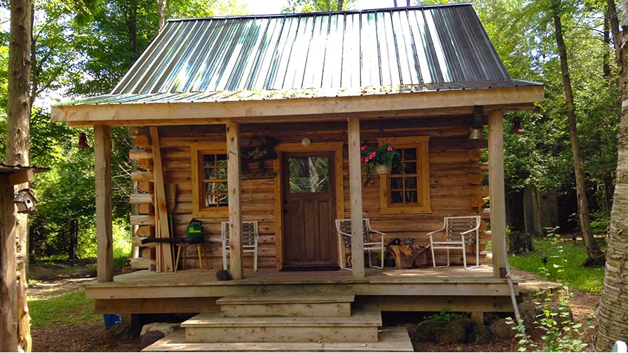 Rustic cabin in Ontario made with a portable sawmill